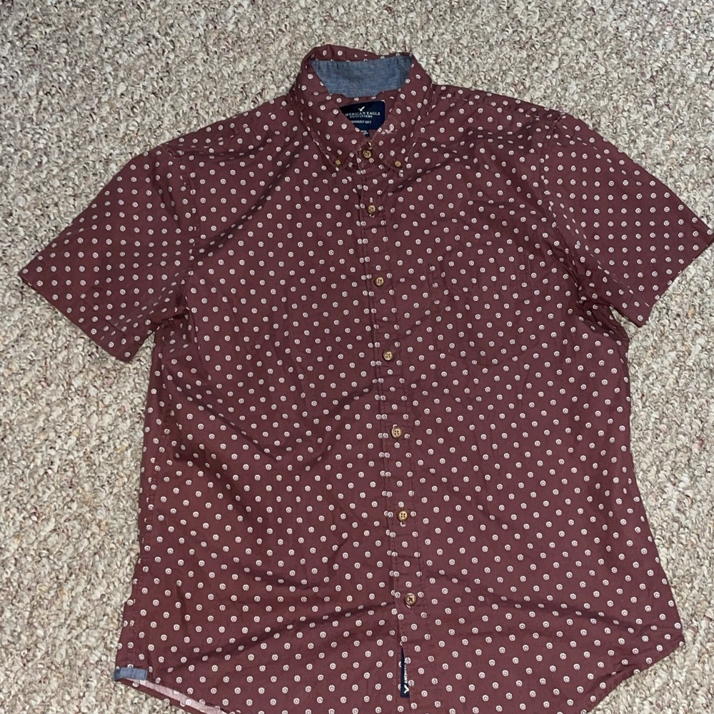 American Eagle Outfitters Men's printed button down Shirt size M